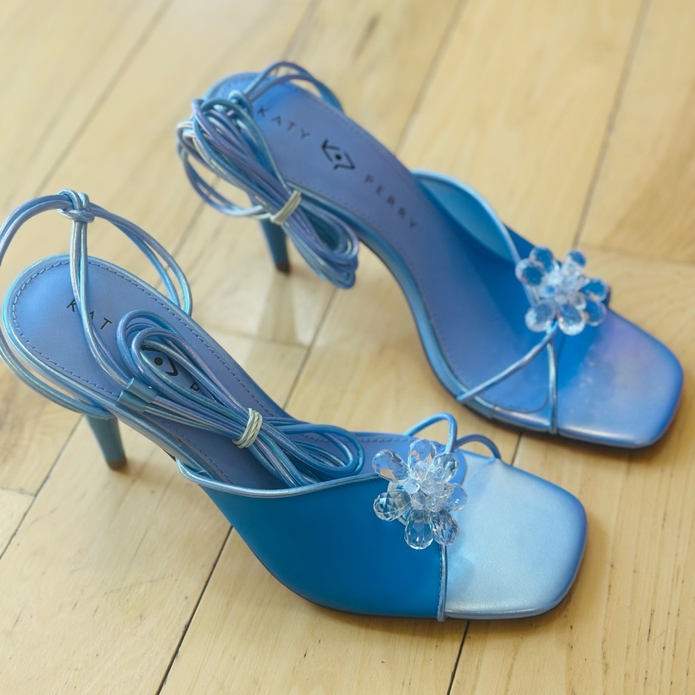 NWB Katy Perry Collections Women's The Vivvian Flower Sandal